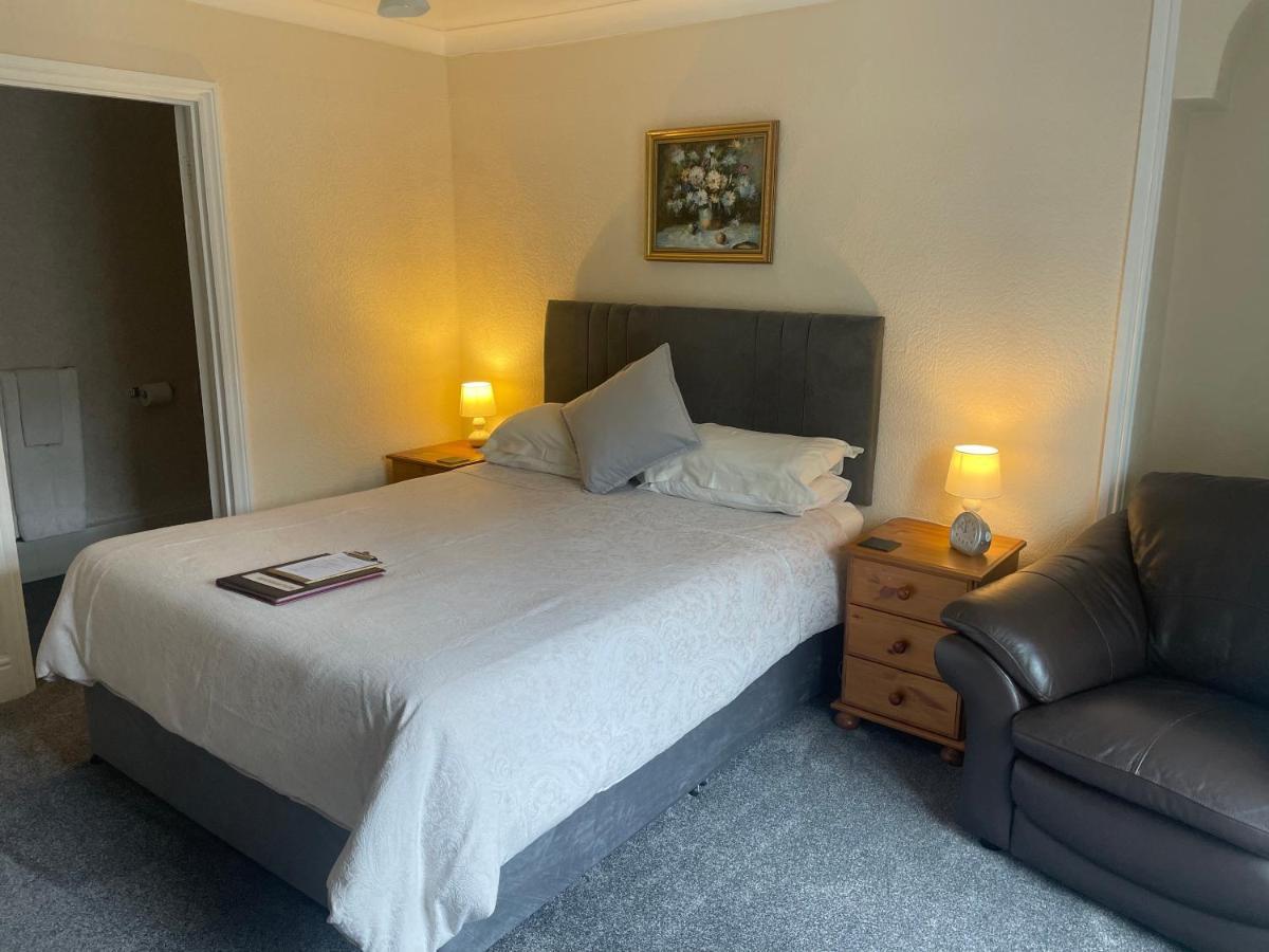 Bron Menai Guest House Caernarfon Buitenkant foto